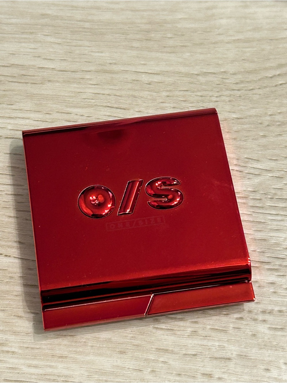 ONE/SIZE Metallic Red Compact Foundation Case